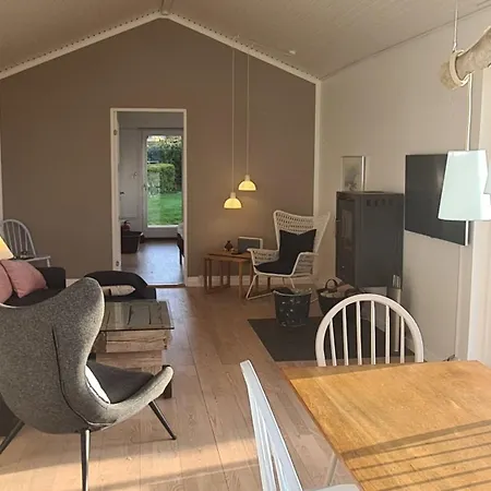 בית נופש Sunsetlodge *