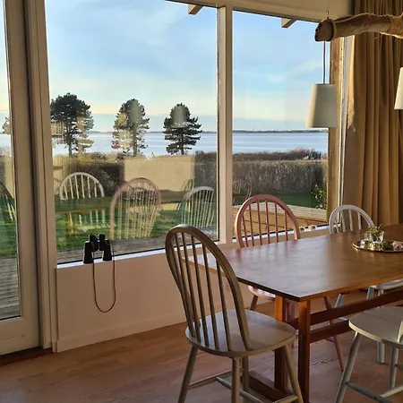 בית נופש Sunsetlodge *